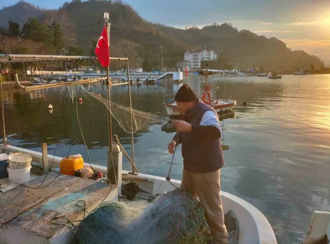 Baba Yadigarı Ordulu Balıkçının Ekmek Teknesi Oldu, 40 Yıldır Ekmeğini Denizden Kazanıyor