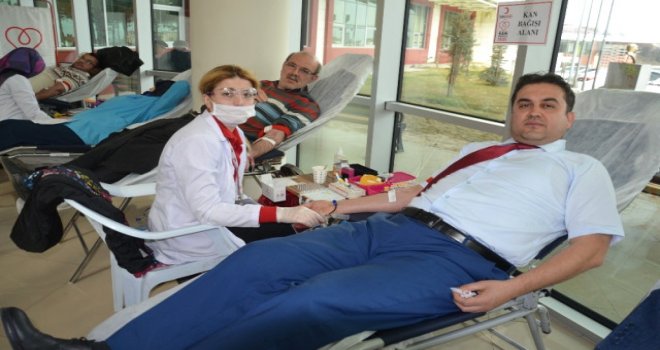 Hastane Çalışanları Kan Bağışında Bulundu