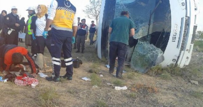  Düğün Yolunda Kaza: 6'sı Ağır 26 Yaralı