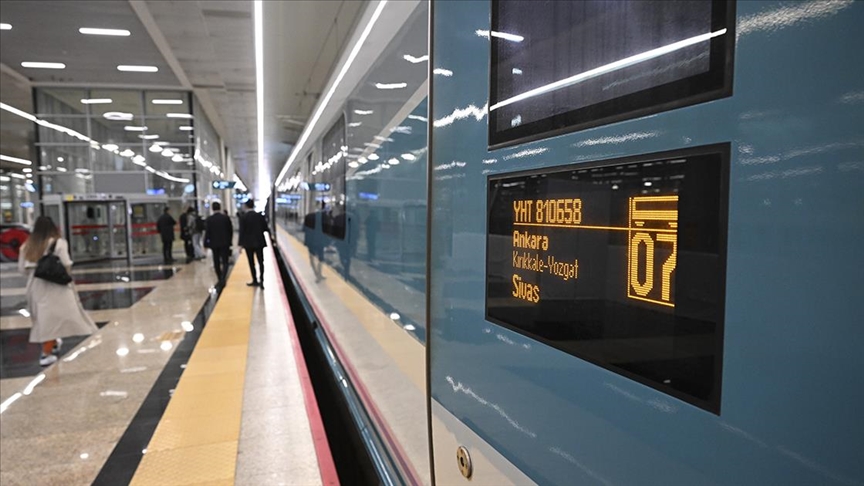 Ankara-Sivas Hızlı Treni İlk Seferi İçin Yola Çıktı