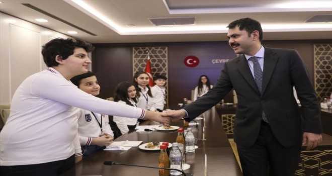 Bakan Kurum, Poşetin Ardından Pet Şişe Kullanımını da Azaltmak İçin Harekete Geçti