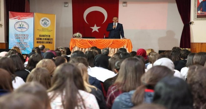 Ordu Valisi Öğrencilere: "Aklınızı Kiraya Vermeyin"