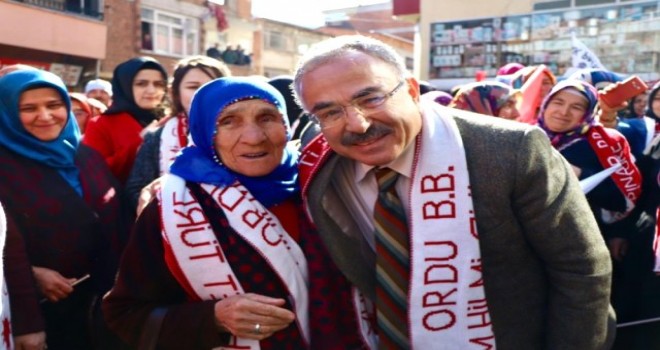 Asırlık Nine Hilmi Güler'in Mitinginde