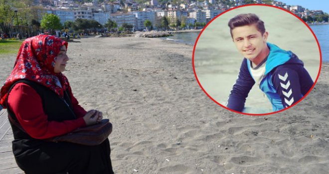 Aglayan Acılı Annenin Feryadı