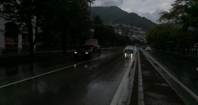 Ordu, yağmur öncesi karanlığa büründü Ordu genelinde beklenen yağmurun öncesinde şehir karanlığa ...