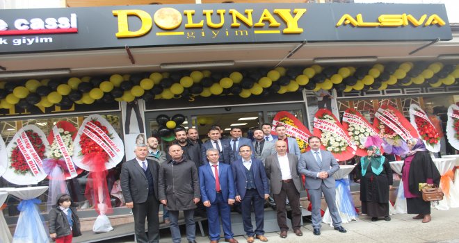 Dolunay, Bay, Bayan ve Çocuk Giyim Mağazası Hizmete Girdi